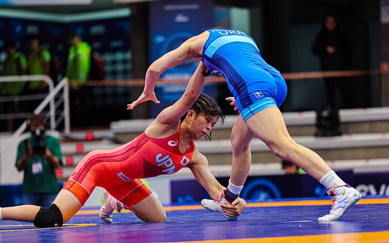 Moe Kiyooka (Japan) gets ankle pick on Oleksandra Khomenets (Ukraine) at the 2022 U23 Worlds.