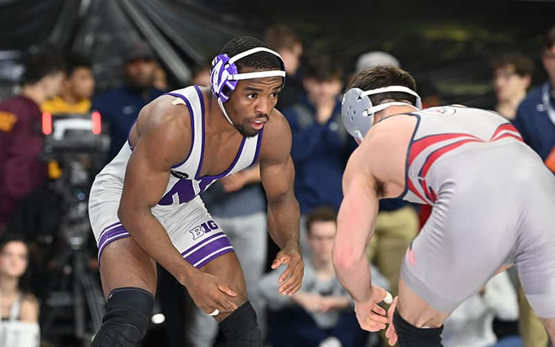 Yahya Thomas (Northwestern) competing in the 2022 Midlands semifinals.