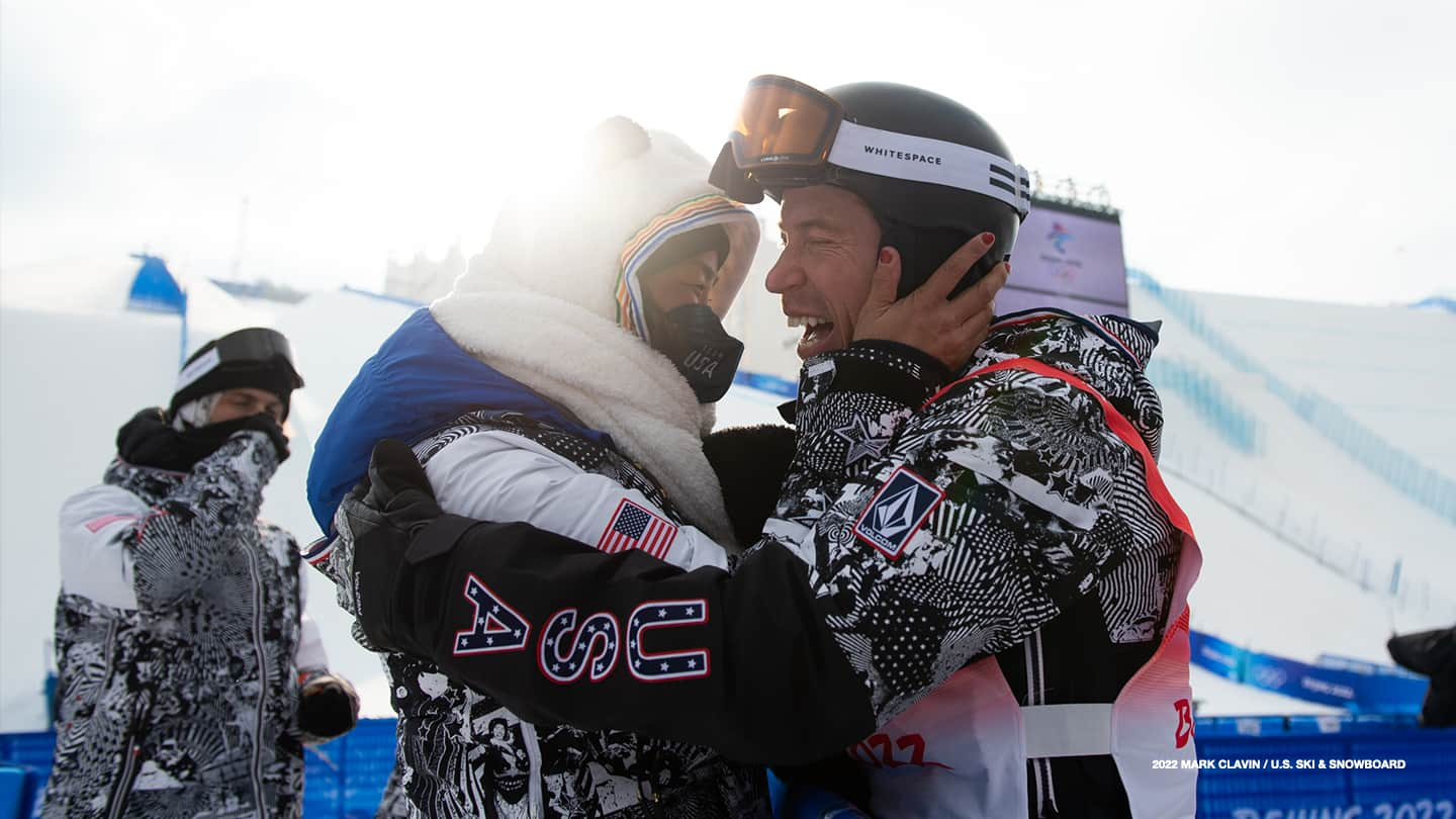 Shaun White grabs Snowboard Halfpipe Gold on his very last run