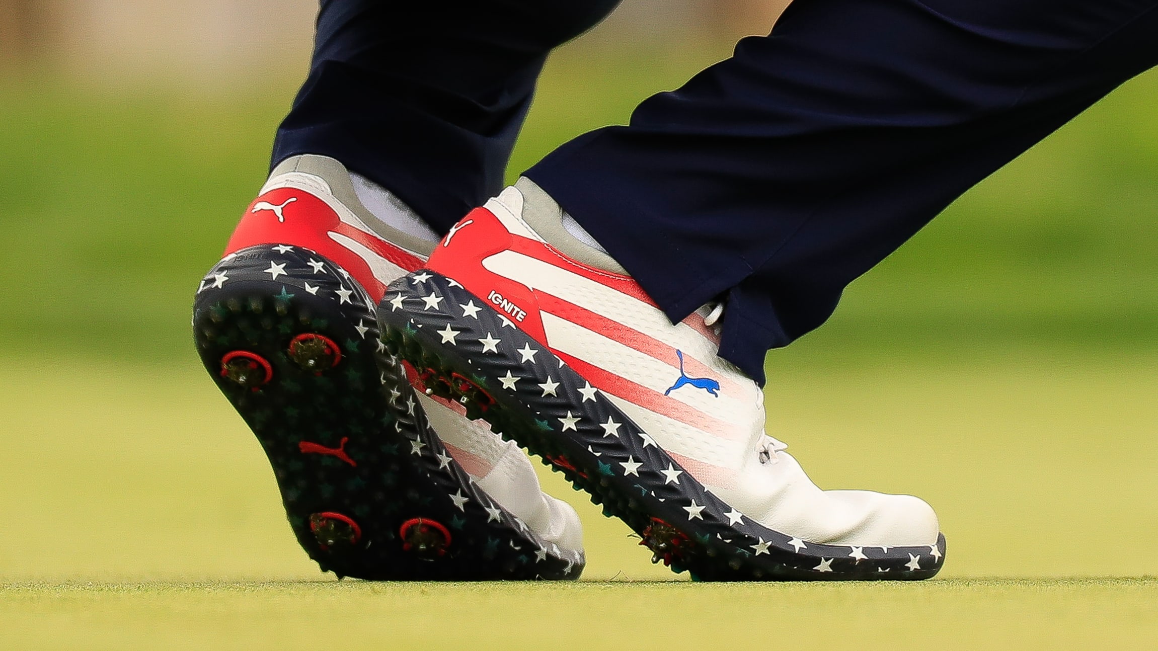 gary woodland american flag shoes