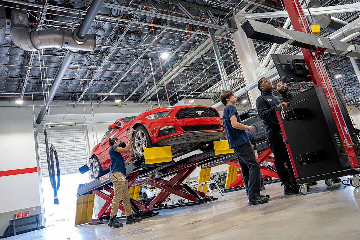 Students hands-on in the lab