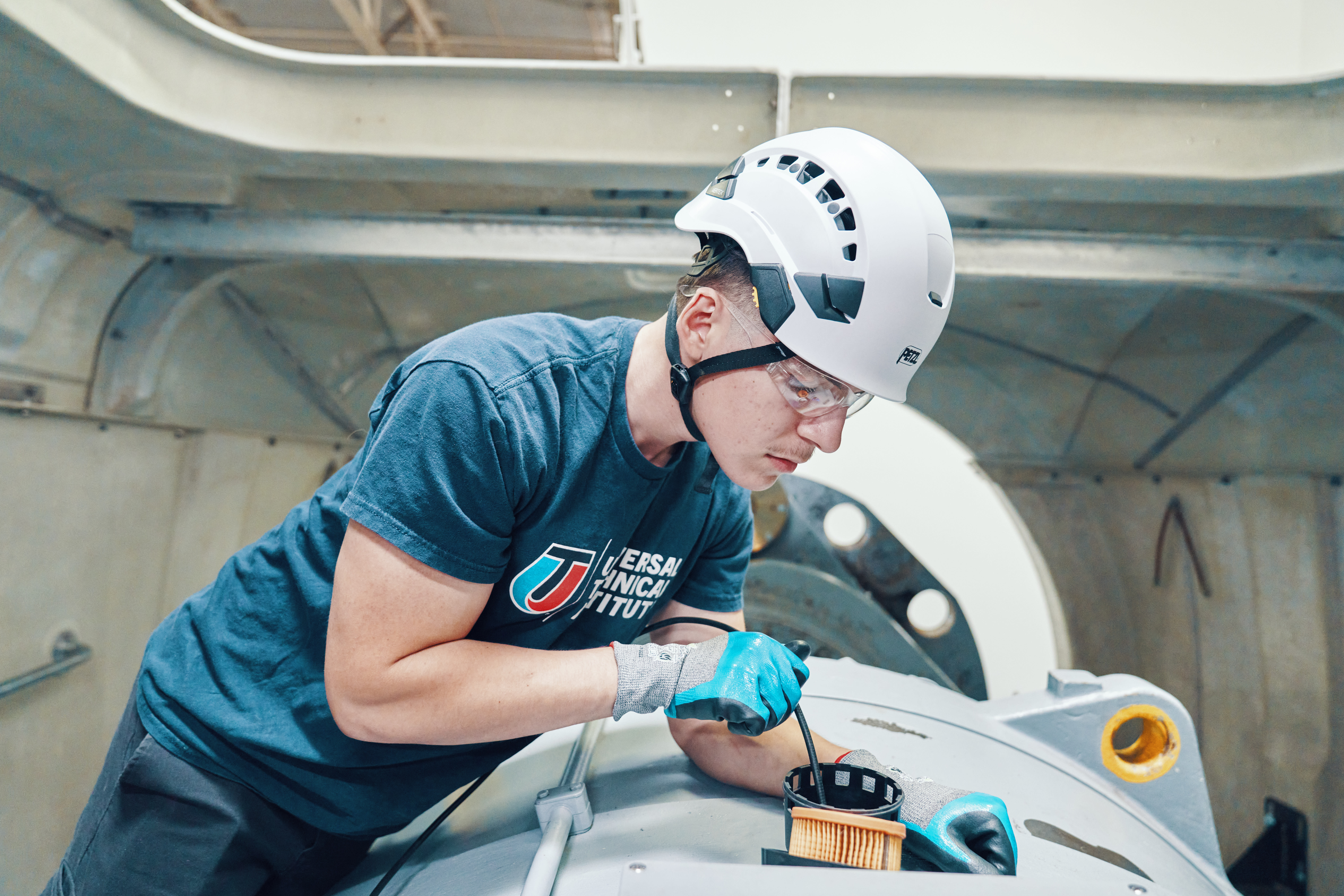 Career Paths for Wind Turbine Technicians in the San Antonio Area