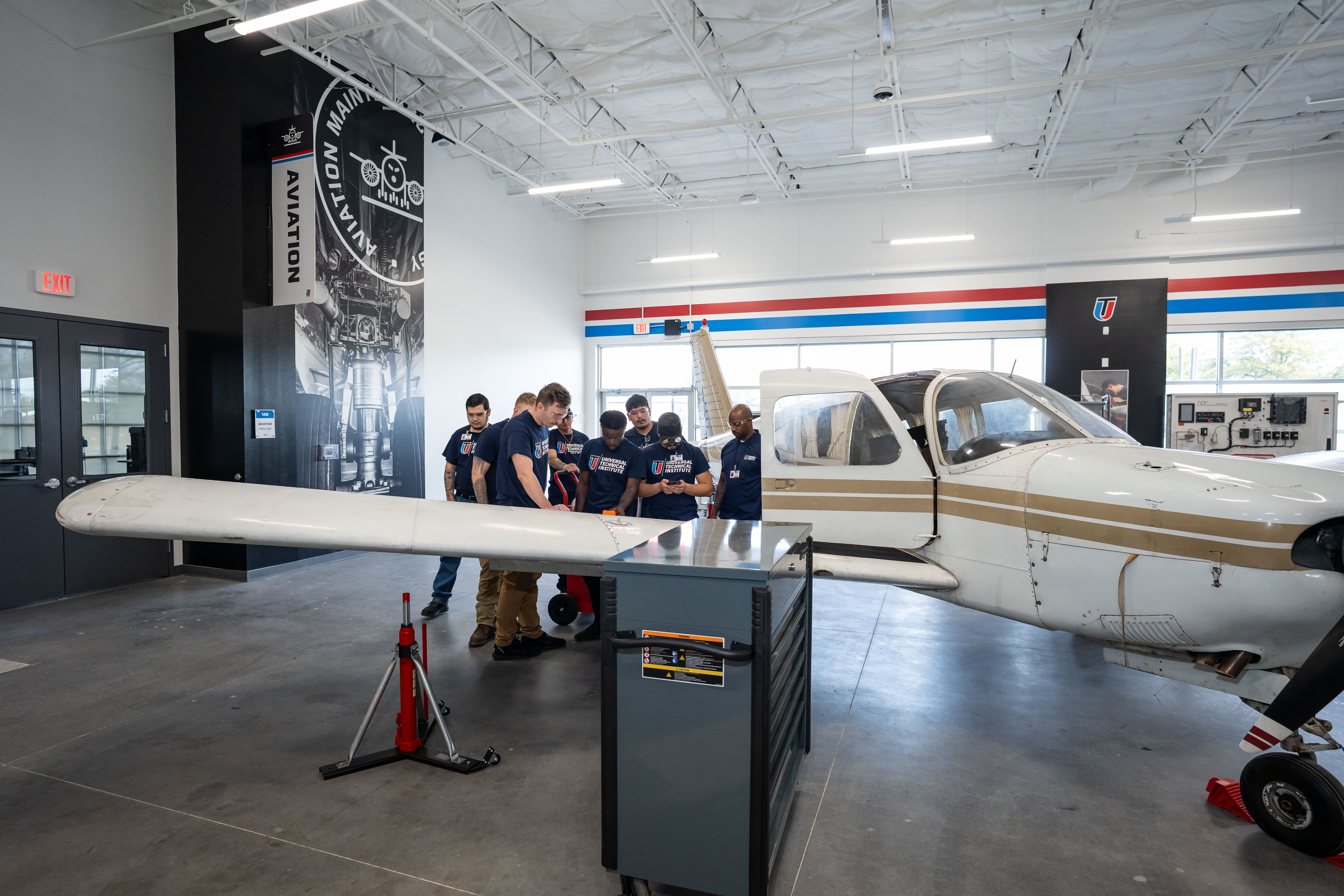 AVIATION MECHANIC TRAINING