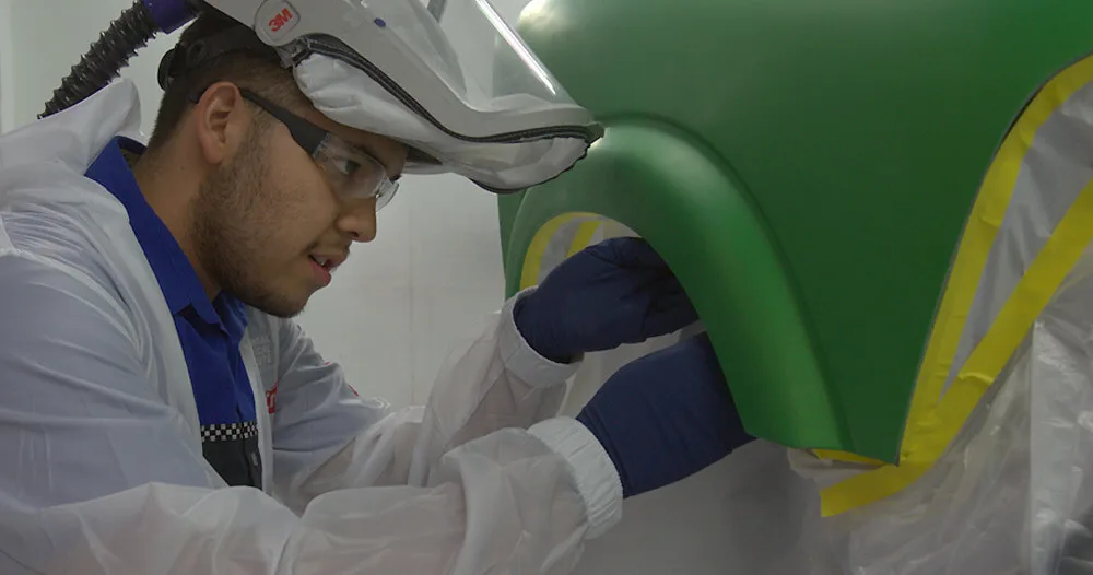 Auto Body Technician Salary, Job Description, & More | UTI