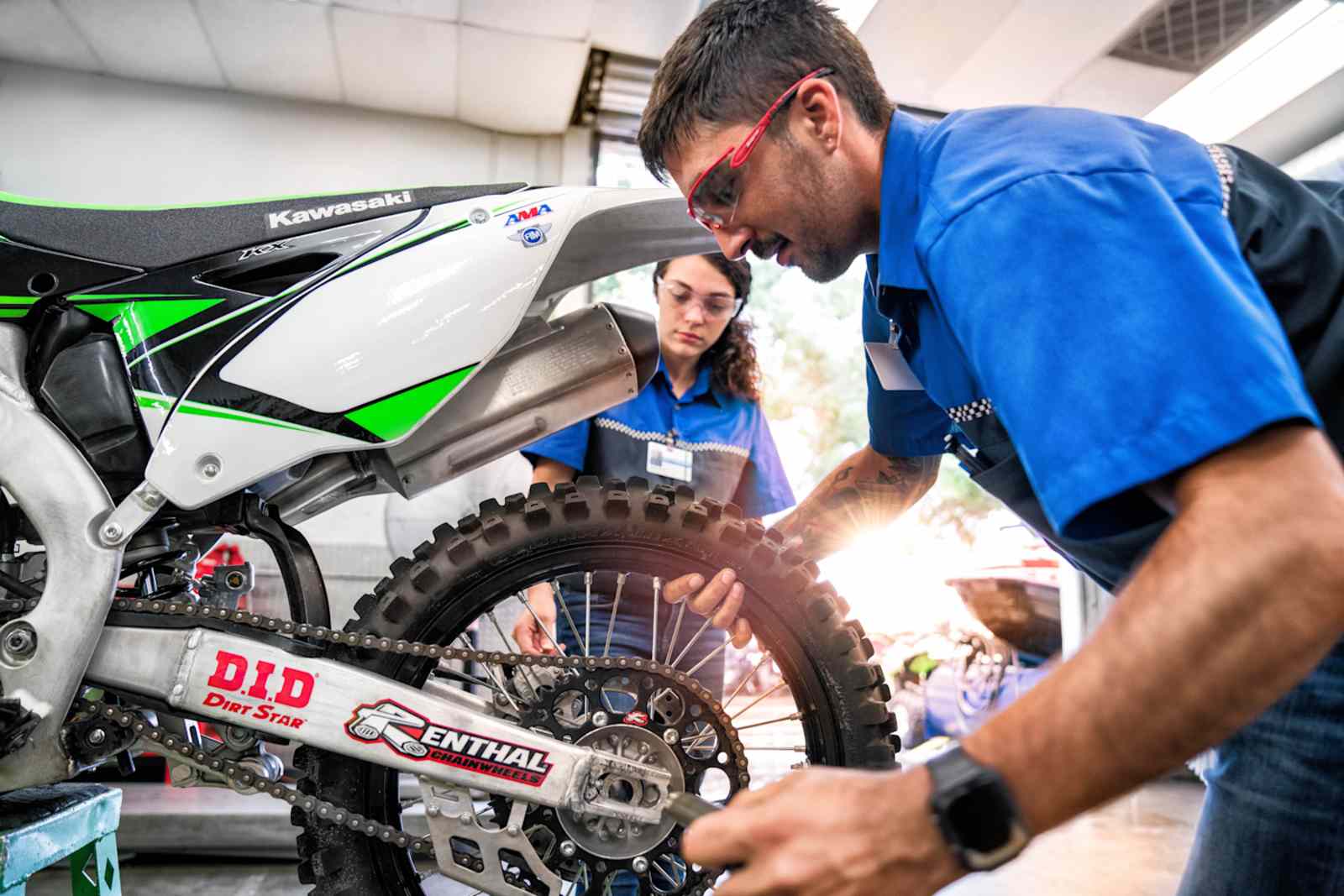 MOTORCYCLE MECHANIC JOB OPPORTUNITIES & OUTLOOK