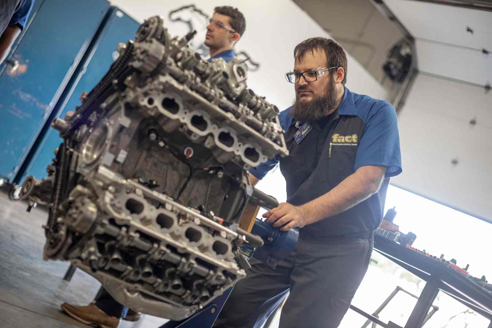 AUTO MECHANIC SCHOOL NEAR SAN MARCOS, TEXAS