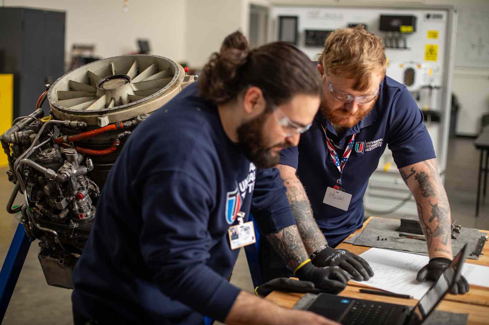 FIND THE RIGHT AIRCRAFT MECHANIC SCHOOL NEAR YOU