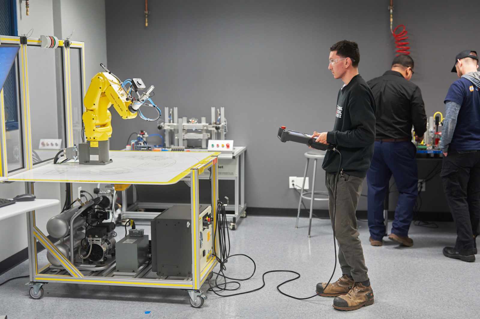 ROBOTICS & AUTOMATION TECHNICIAN PROGRAM
