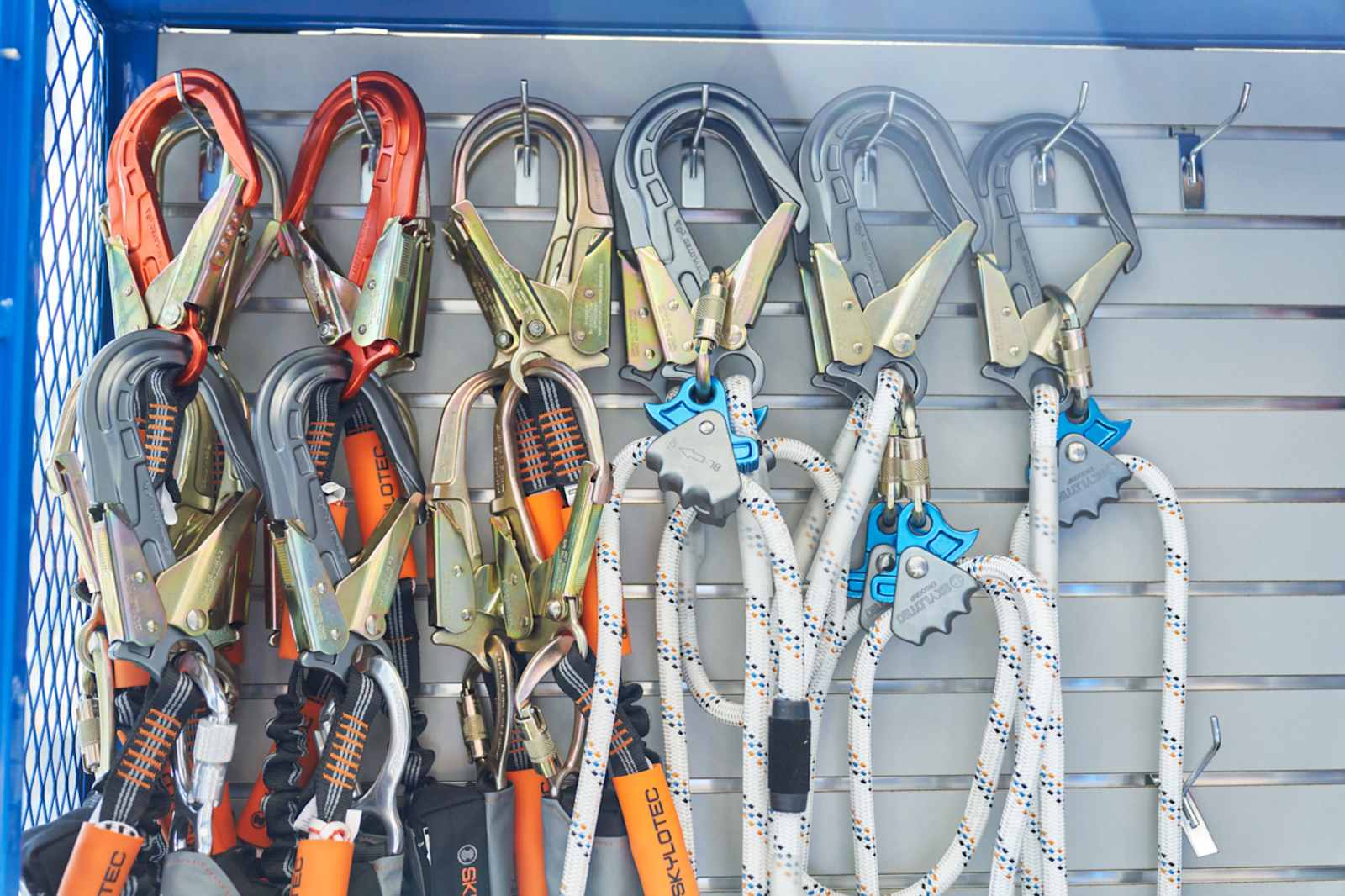 WIND TURBINE TECHNICIAN JOBS, SALARY & CAREER OUTLOOK