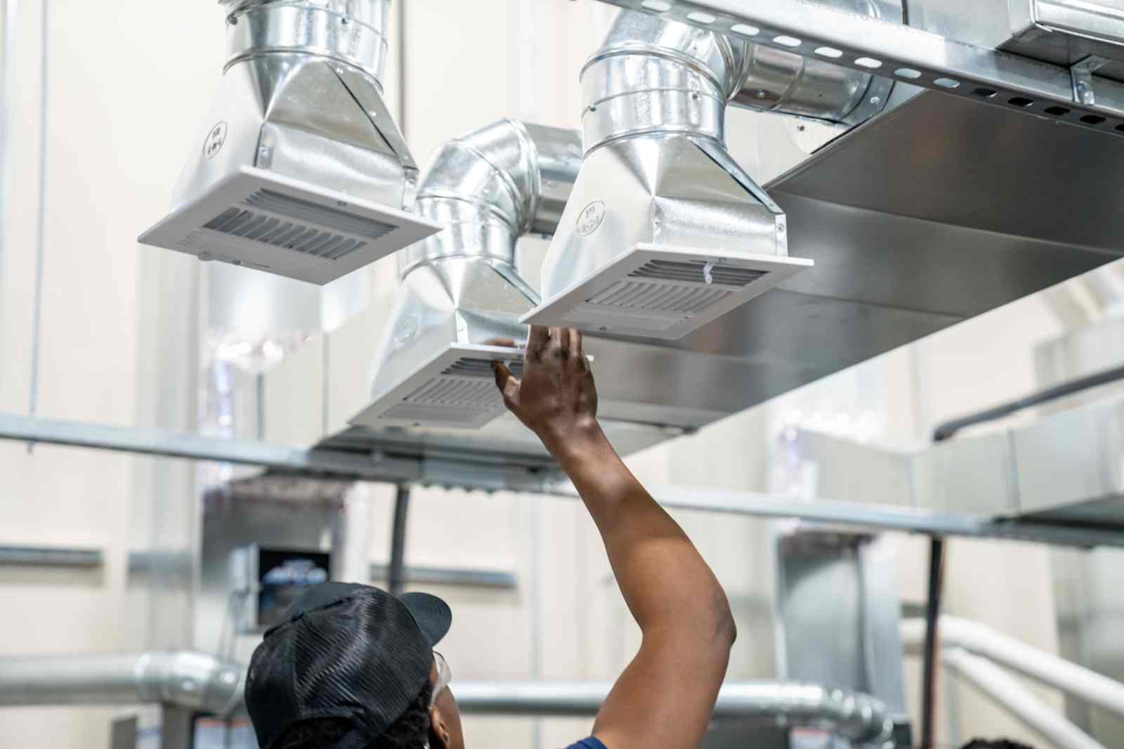 Understanding HVAC Career Responsibilities and Earnings