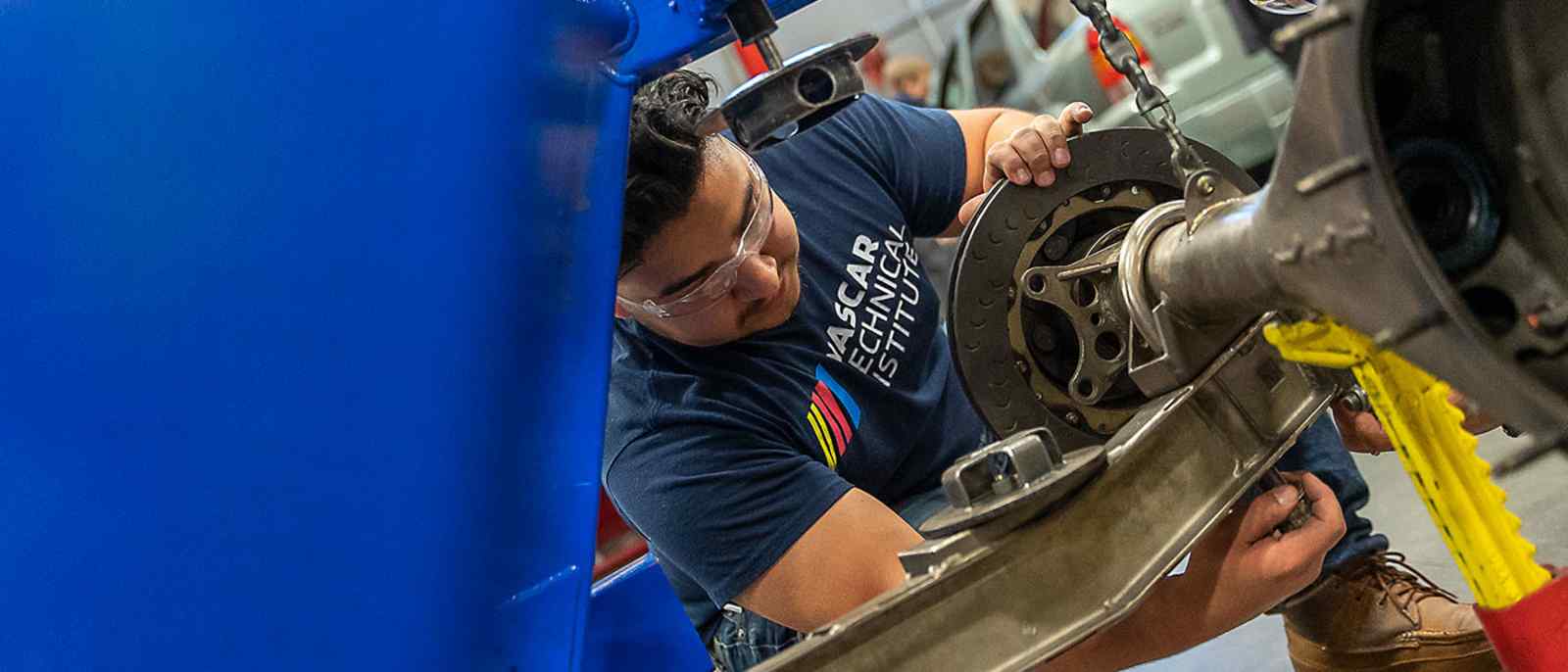 TRAIN FOR A CAREER AT UTI’S TRADE SCHOOL NEAR HUNTERSVILLE, NORTH CAROLINA