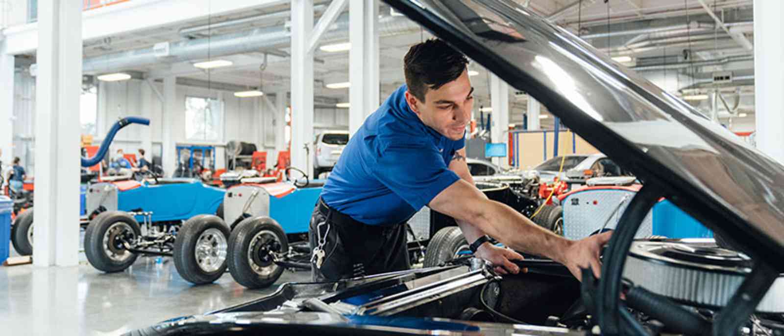 Auto Mechanic School Near Irvine, California