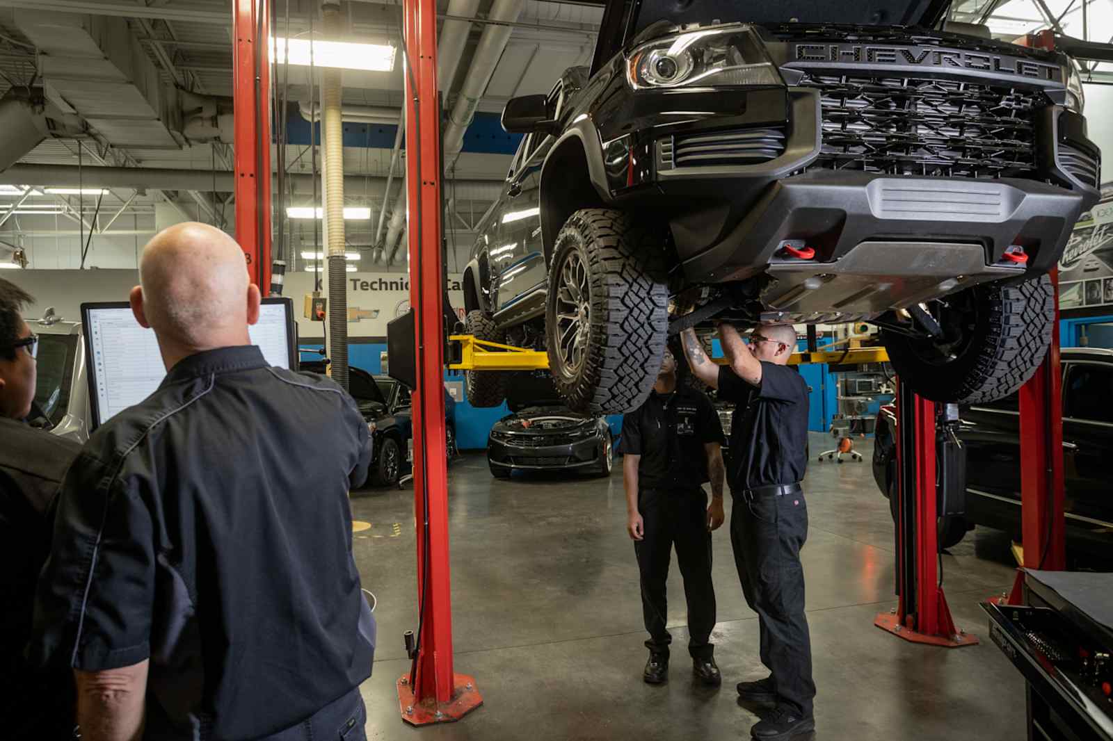 What Is a Shop Foreman and What Do They Do?