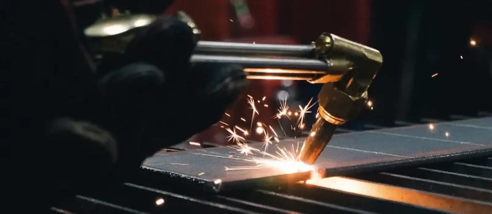 WELDING JOB DESCRIPTION: YOUR GUIDE TO GETTING STARTED