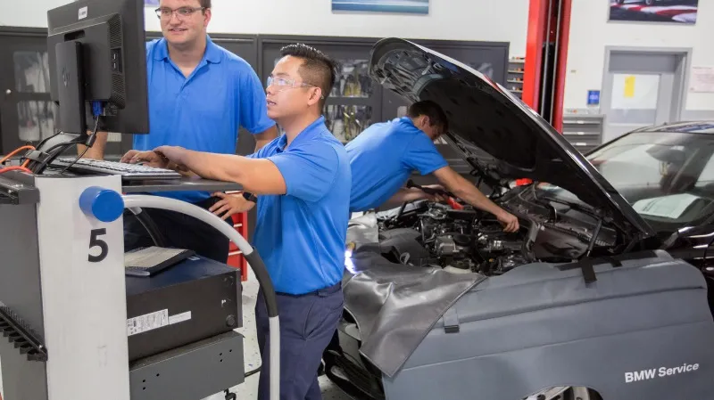 BMW FastTrack Program BMW Mechnical School UTI