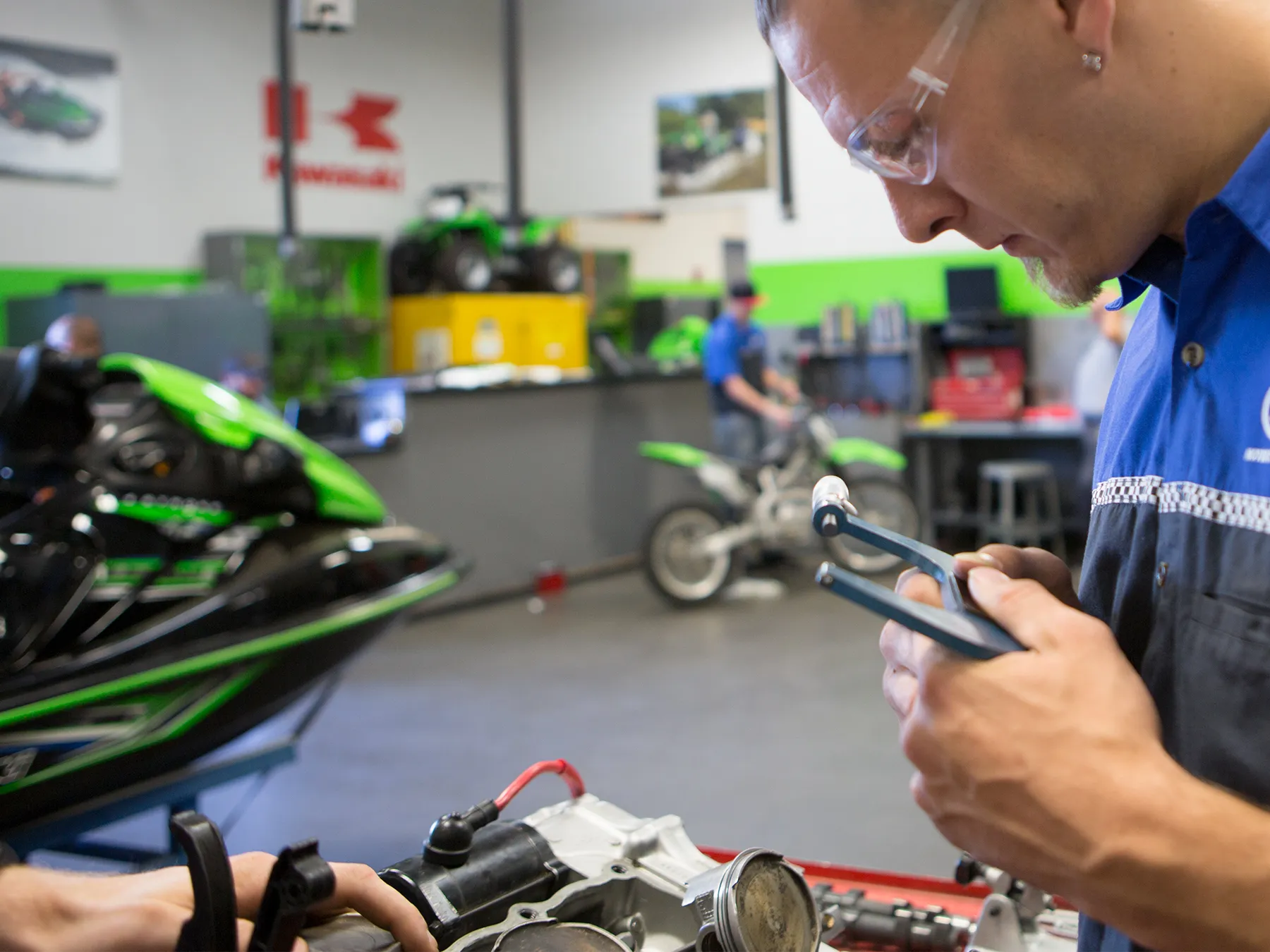Kawasaki Motorcycle Mechanic Training and Courses MMI