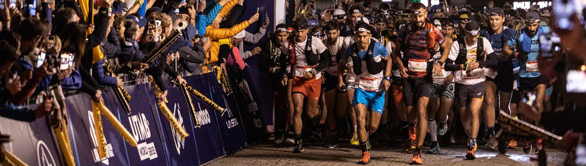 Partenza notturna della Lavaredo Ultra Trail by UTMB a Cortina d'Ampezzo