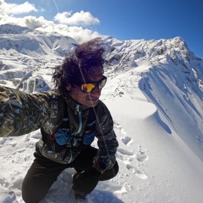 Victor Alejandro FLORES ALMONACID