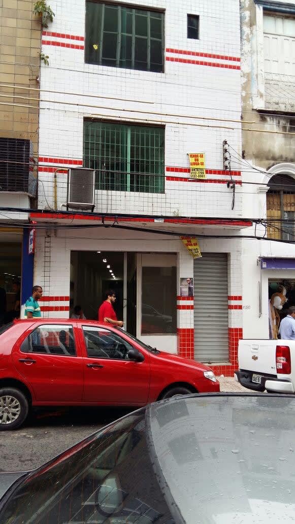 Prédio Comercial com Fachada em Pastilhas
