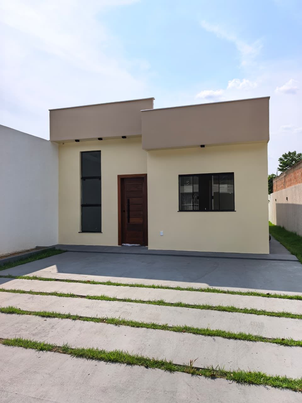 CASA NOVA NO CONDOMINIO VILLA SUIÇA