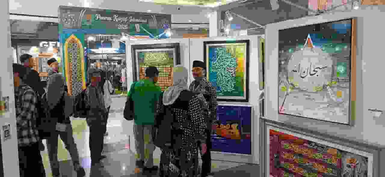 Pameran Kaligrafi Internasional 2026 di Semarang Hadirkan 250 Karya dari 50 Negara Pameran Kaligrafi Internasional 2026 di Semarang Hadirkan 250 Karya dari 50 Negara