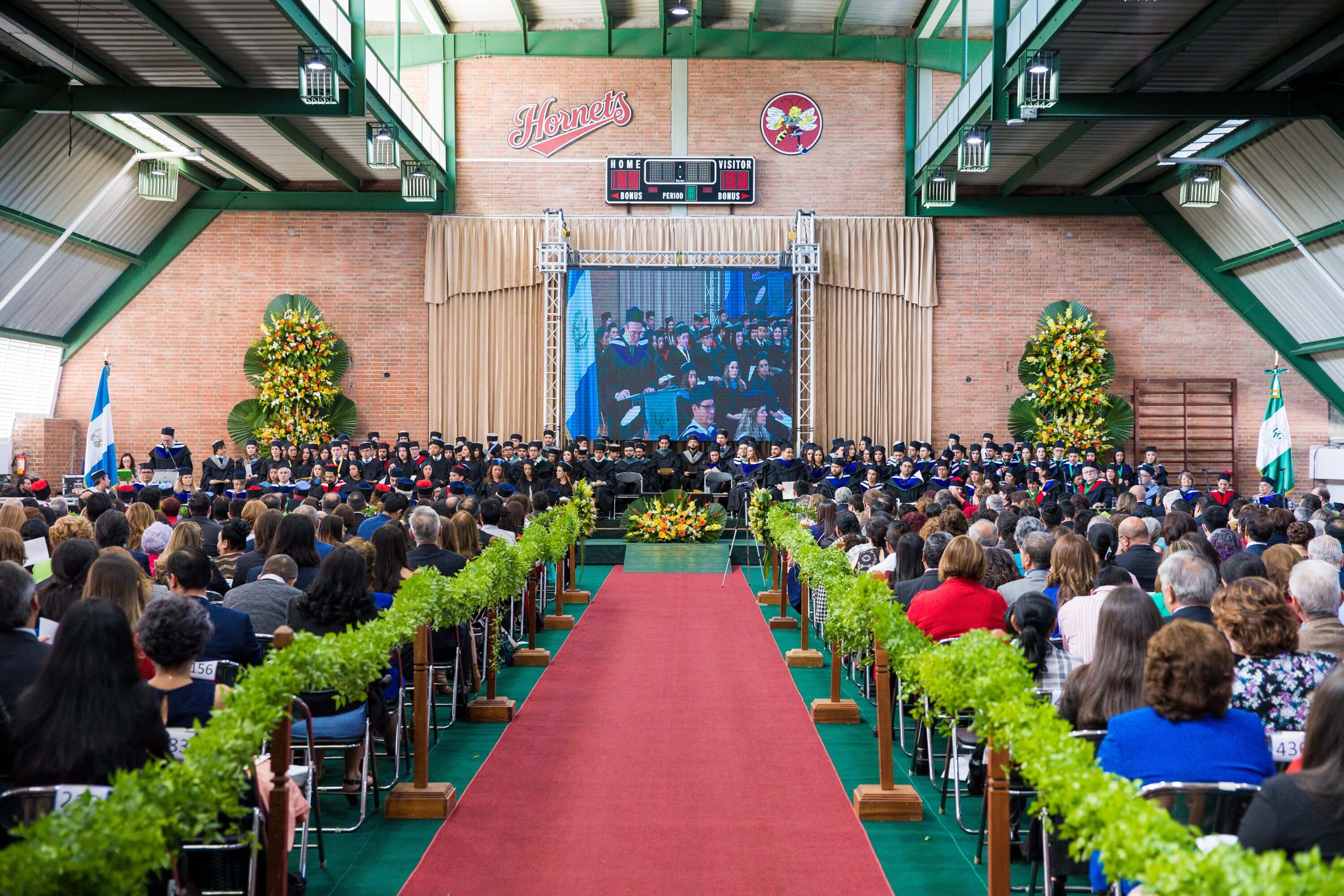 Universidad del Valle de Guatemala gradúa a 118 profesionales