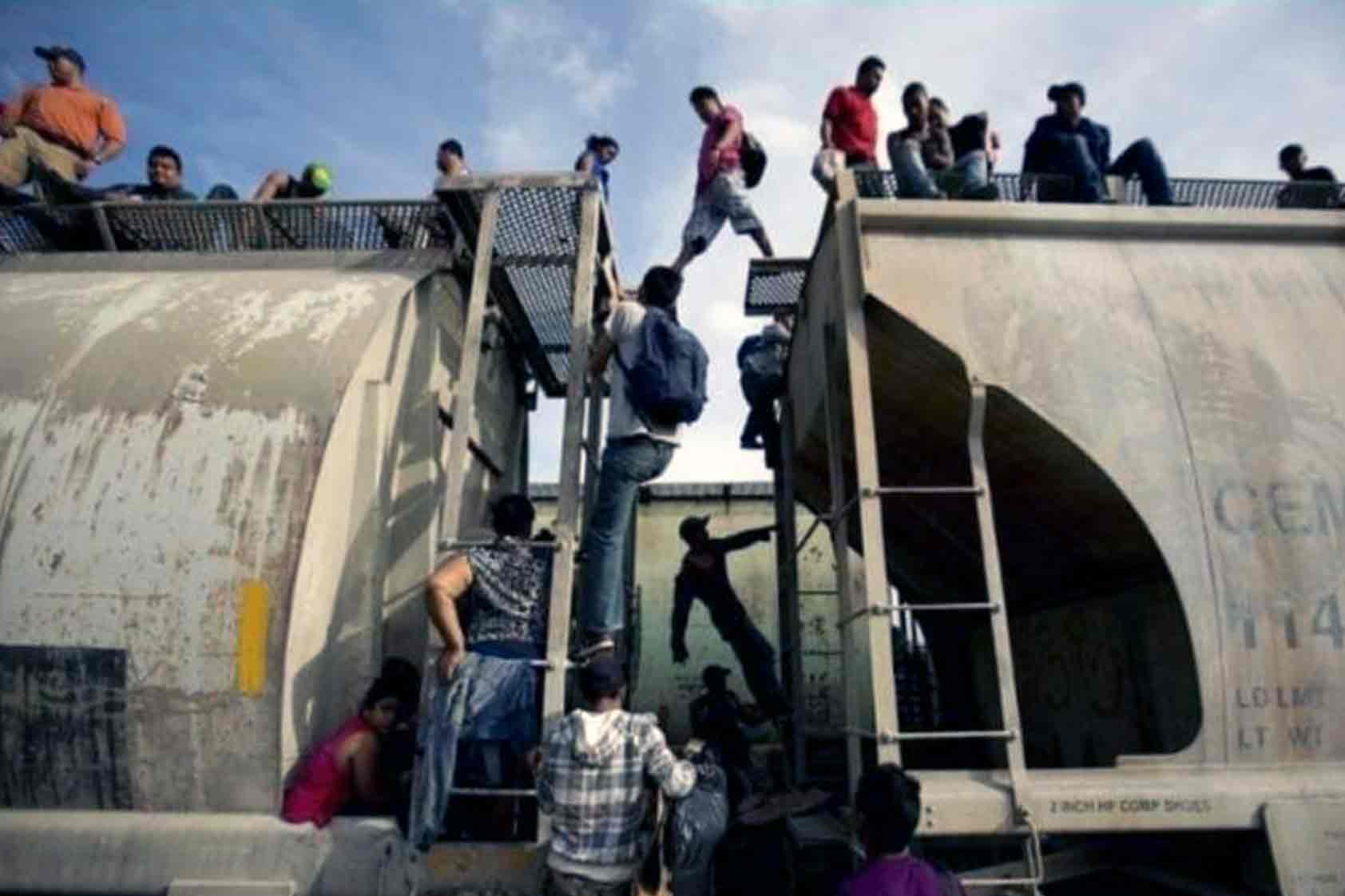 Instituto de Investigaciones se presentó en simposio internacional sobre migración Instituto de Investigaciones se presentó en simposio internacional sobre migración