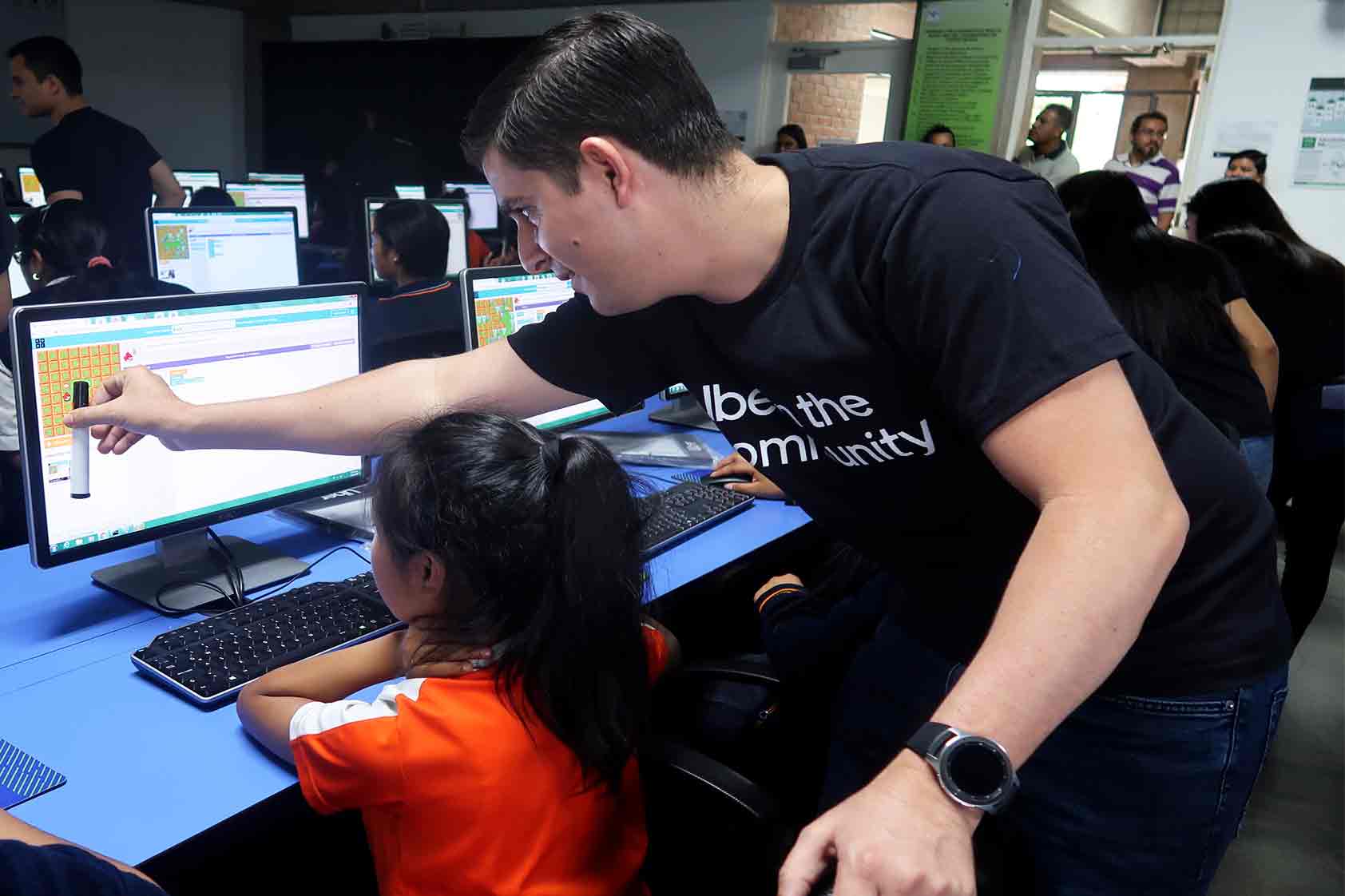 UVG Y Uber unen esfuerzos para educar a niñas en temas de tecnología