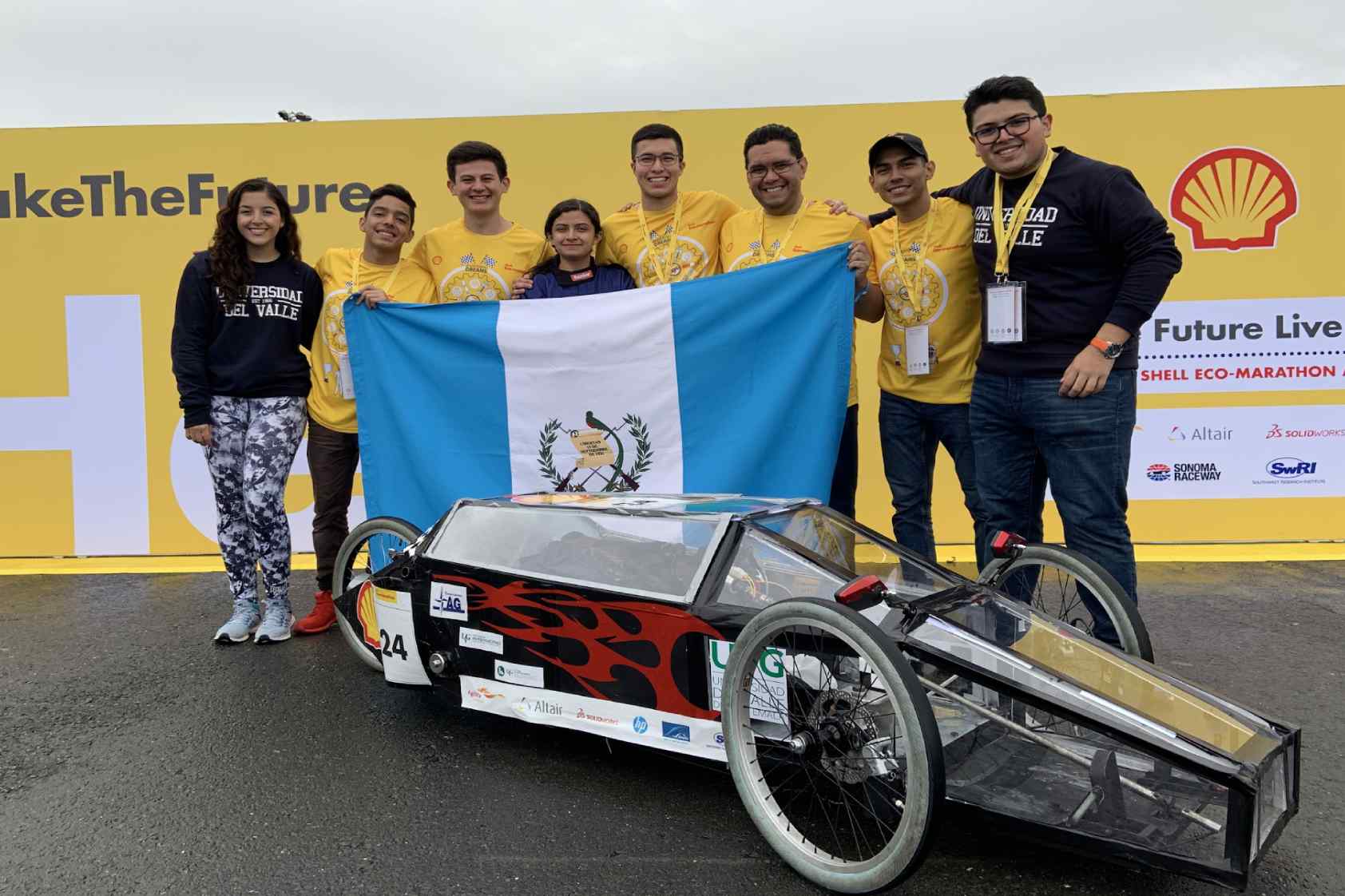 Lo que hizo que ganáramos una mención honorífica en una carrera, antes de llegar a ella