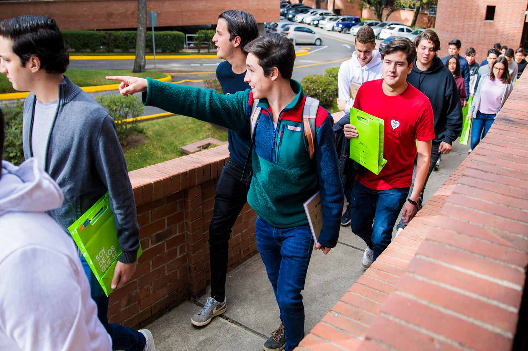 ¡Bienvenidos a la Universidad privada Nro.1, Makers!