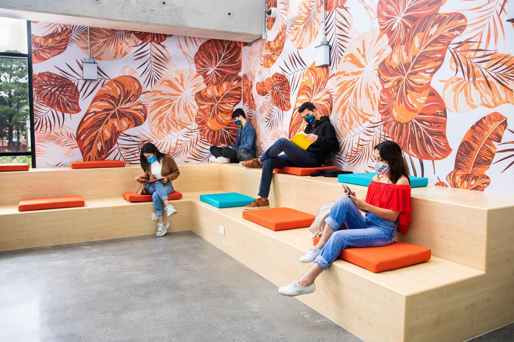 La Sala de Pensamiento Creativo se dedica al Arq. René Frederic Ossaye Olivotto