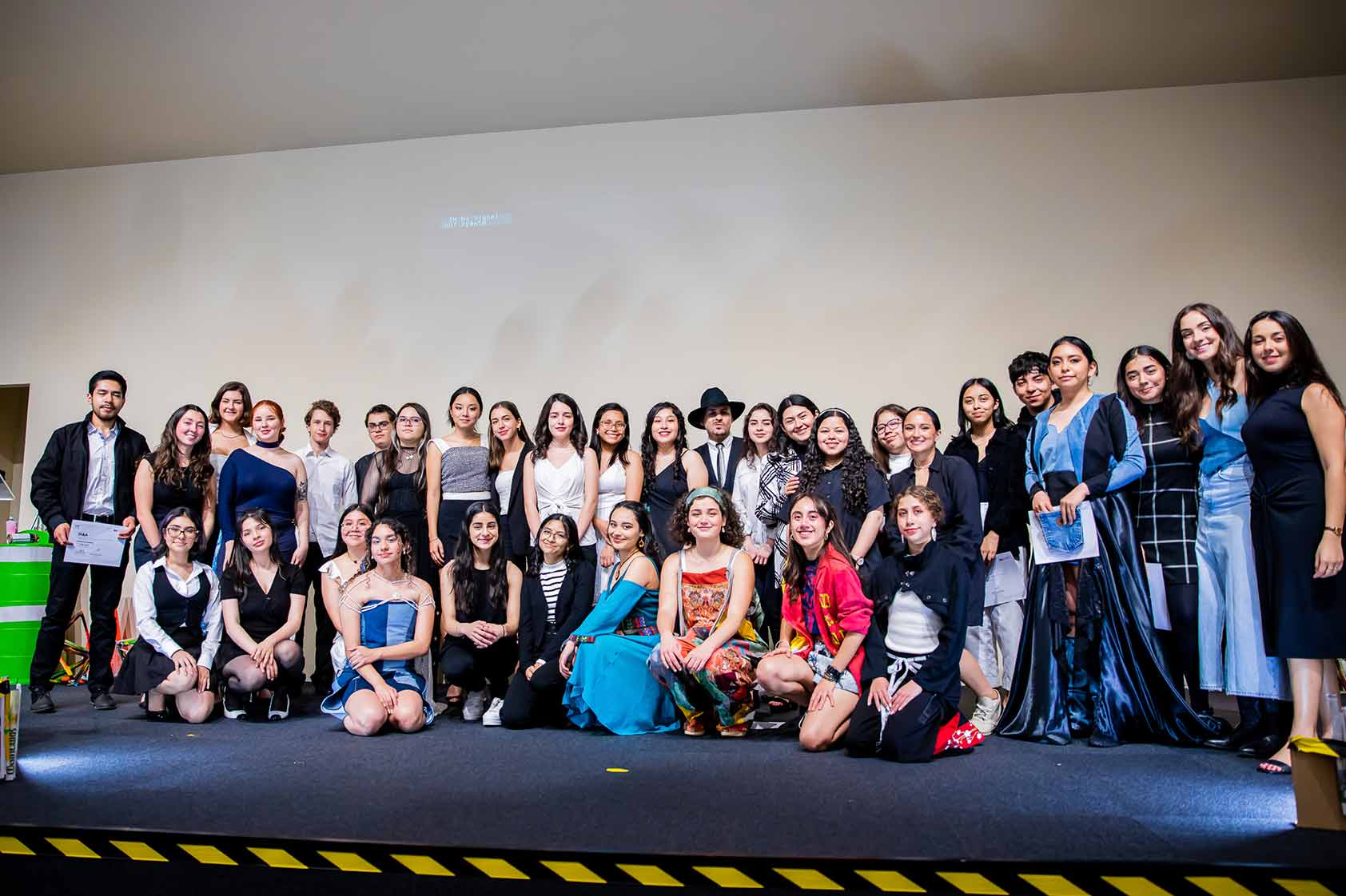 Estudiantes deslumbran con la innovadora pasarela URBANO 2023