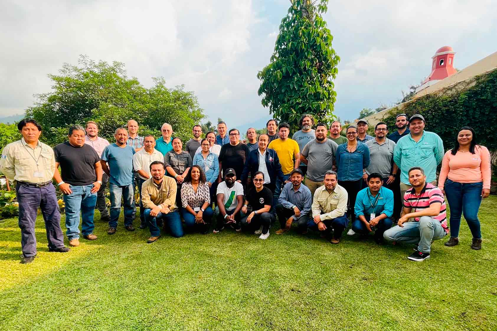 Lab. de Entomología Aplicada del CEAA-UVG participa en congreso sobre escarabajos descortezadores y ambrosiales
