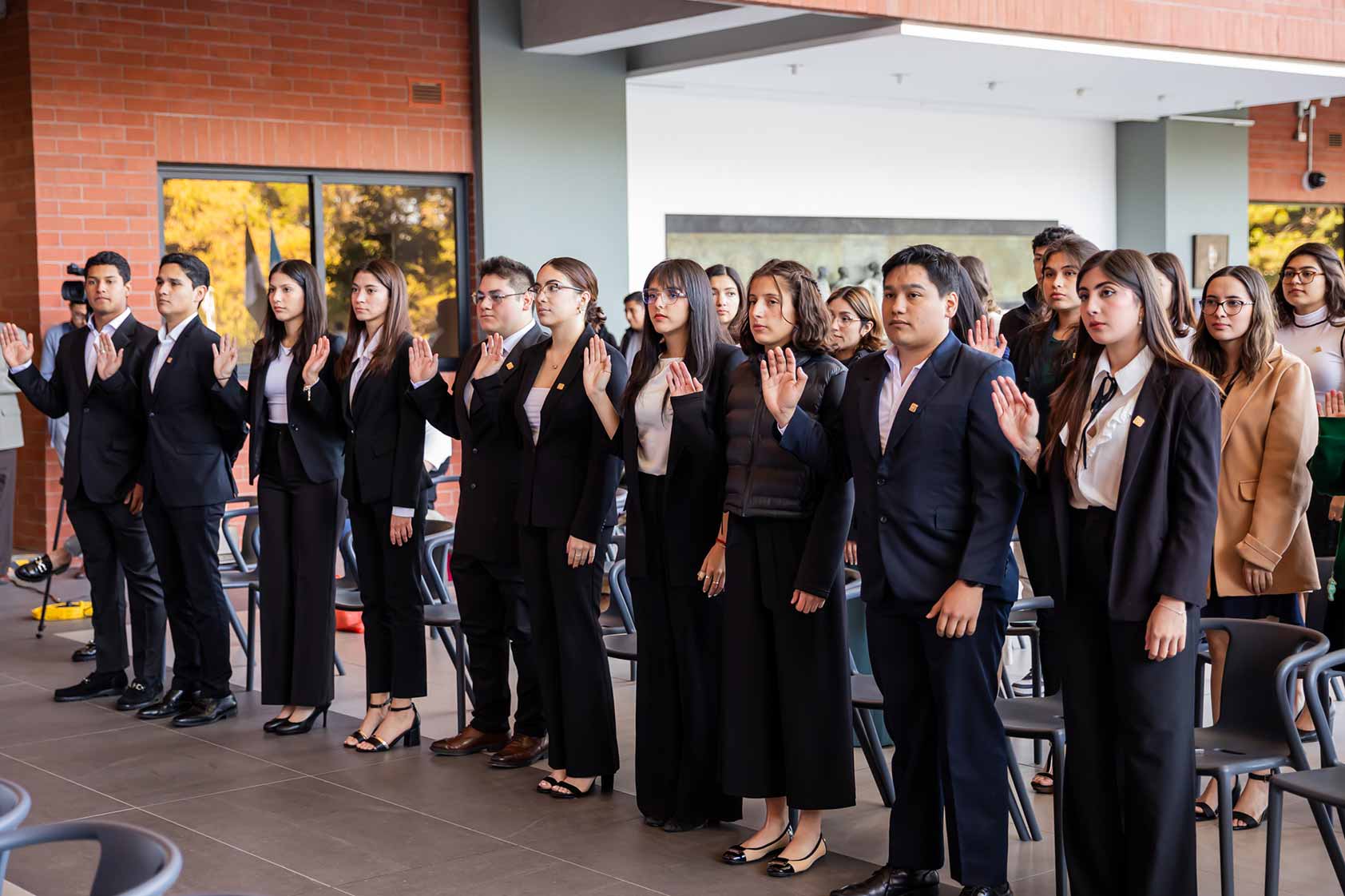Jóvenes hacen la diferencia al integrar asociaciones estudiantiles en UVG Jóvenes hacen la diferencia al integrar asociaciones estudiantiles en UVG