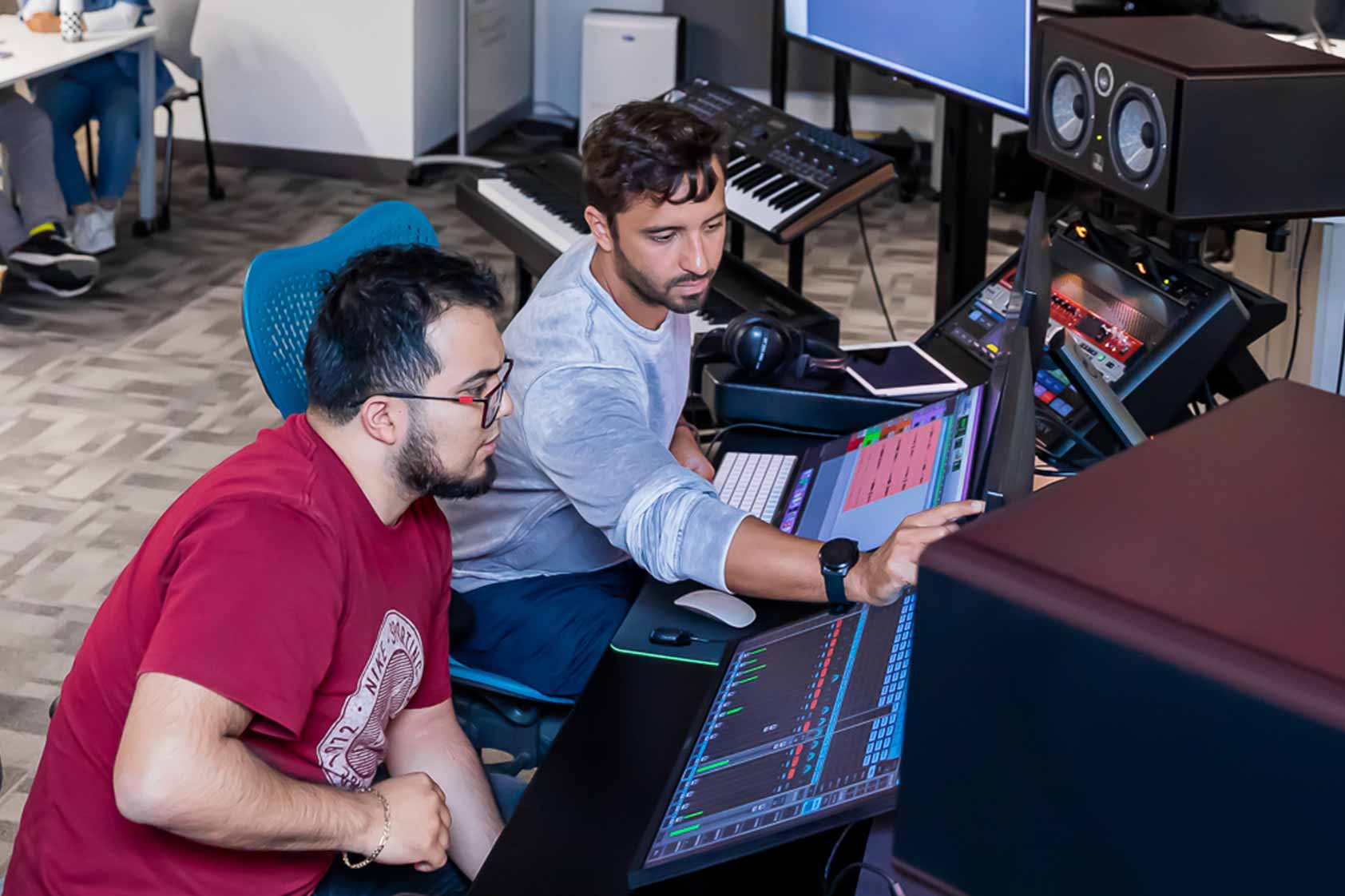 Descubre tu pasión en la carrera de Composición y Producción Musical