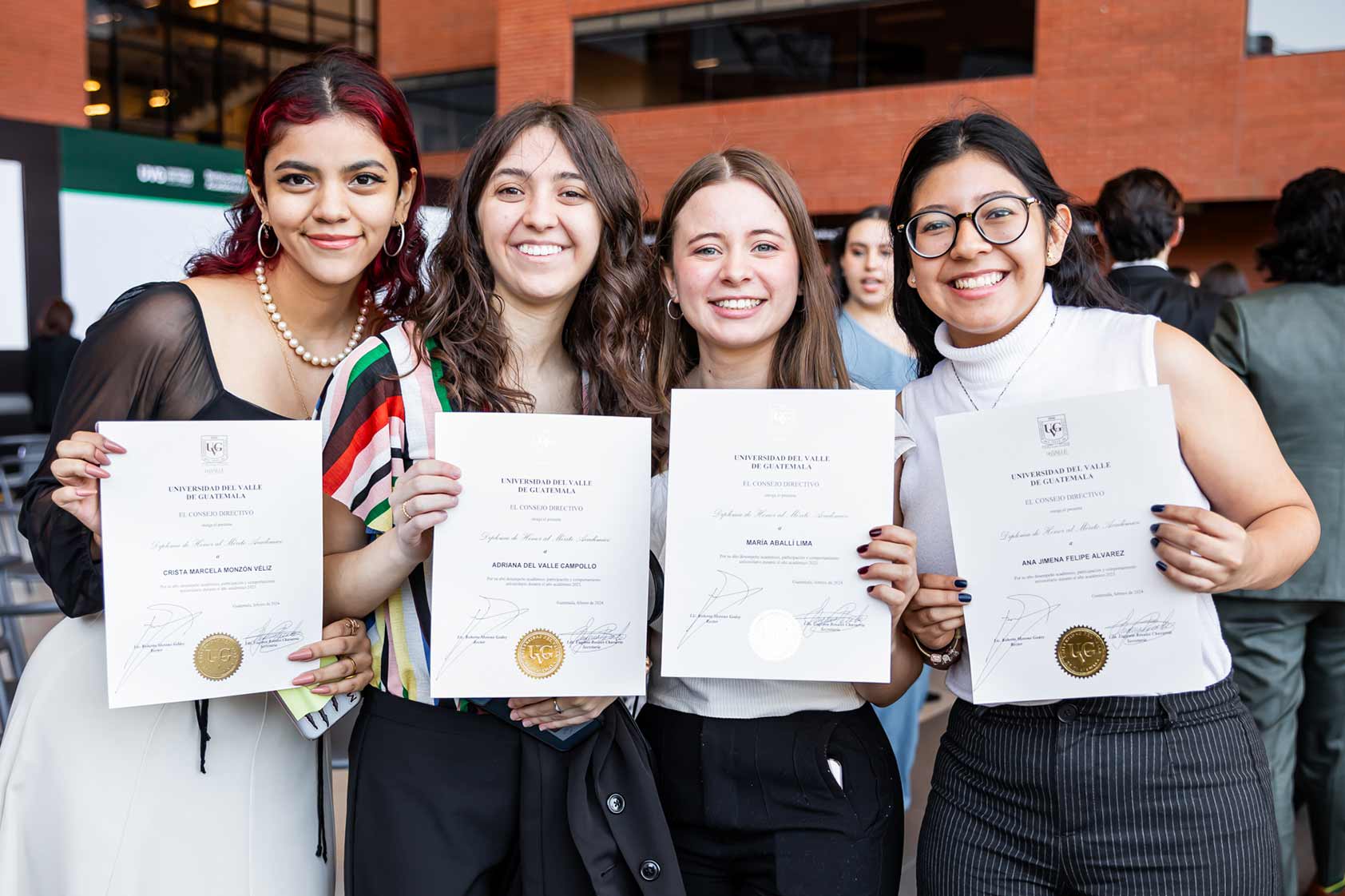 Distinciones 2023: Reconocimiento a la excelencia académica en UVG Distinciones 2023: Reconocimiento a la excelencia académica en UVG