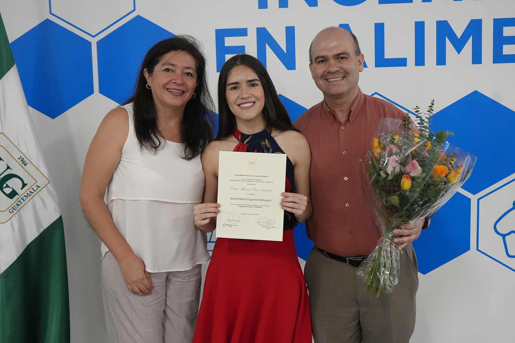 Grecia Figueroa, estudiante de Ingeniería en Ciencias de Alimentos, recibió la beca Carlos Manuel Paiz Andrade
