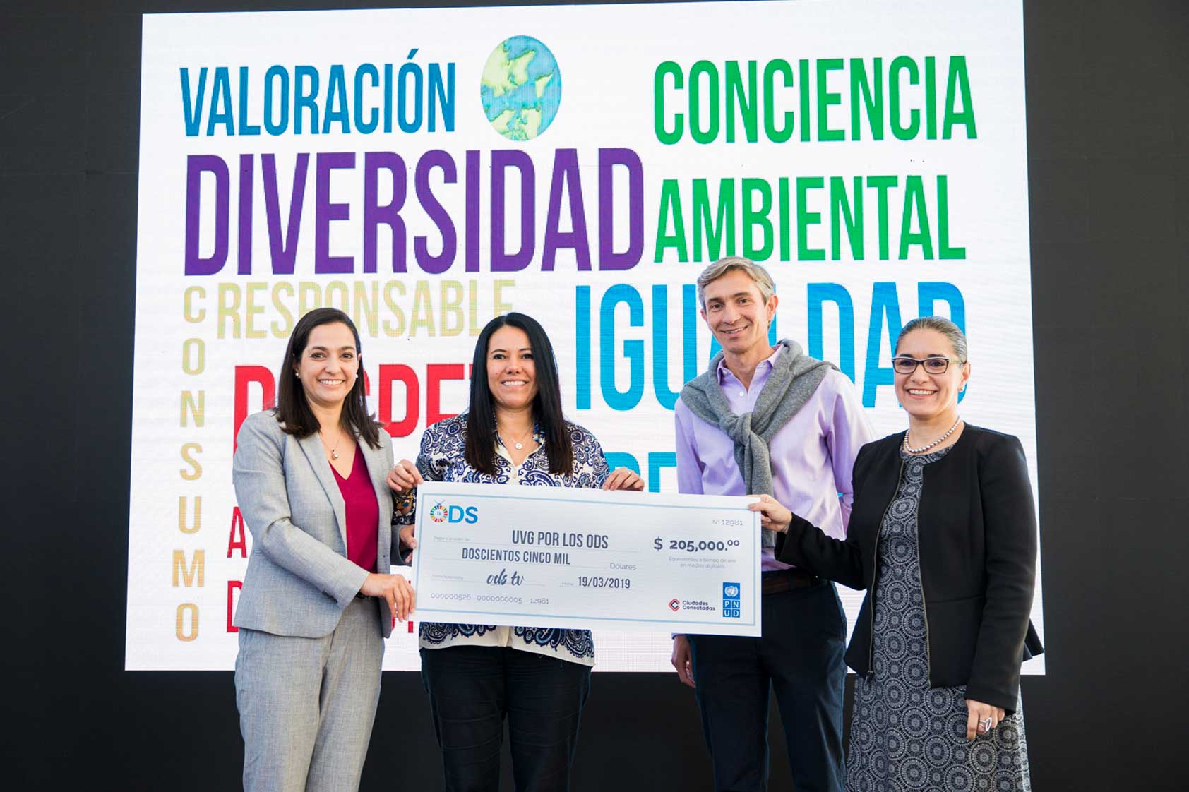 PNUD y Ciudades Conectadas premian a UVG por su iniciativa que promueve