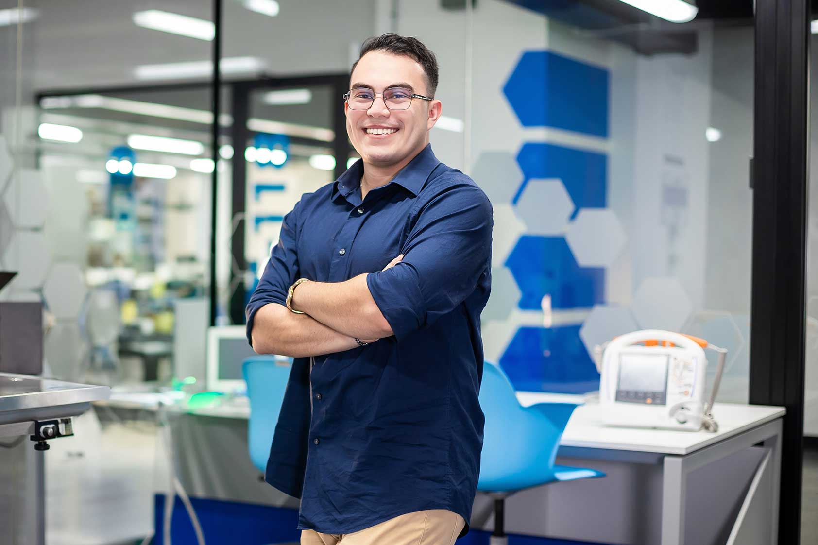 El enfoque en ingeniería biomédica de Daniel Trujillo que salva vidas en hospitales