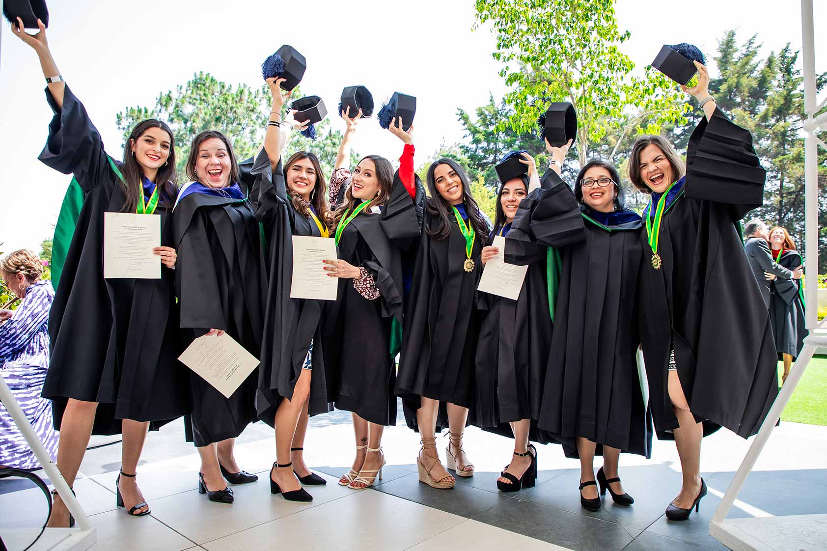 Nuestros estudiantes culminan sus estudios en las Graduaciones UVG Campus Central 2024