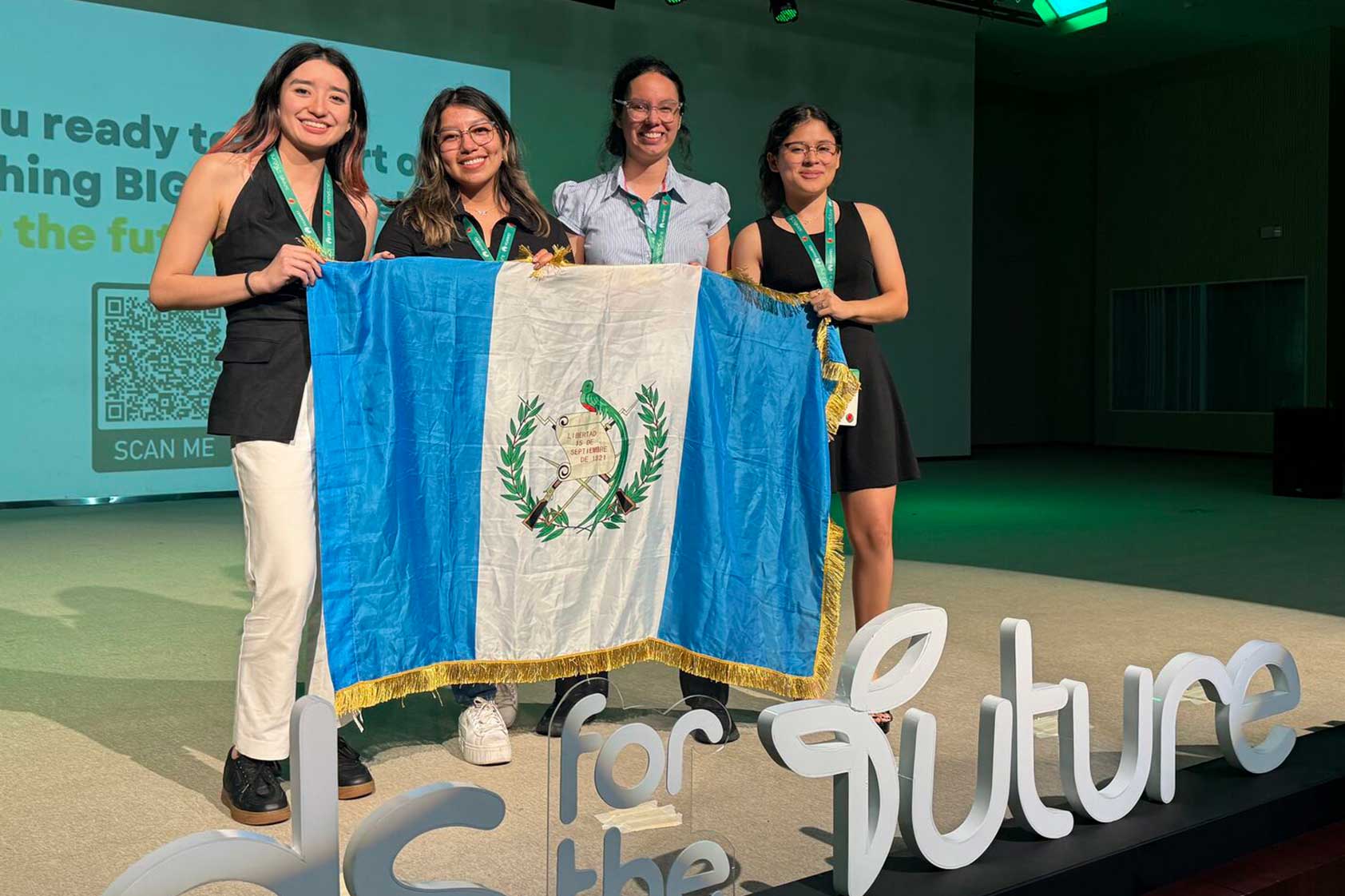 Estudiantes y egresados de la Facultad de Ingeniería UVG destacan en Seeds for the Future 2024 Estudiantes y egresados de la Facultad de Ingeniería UVG destacan en Seeds for the Future 2024