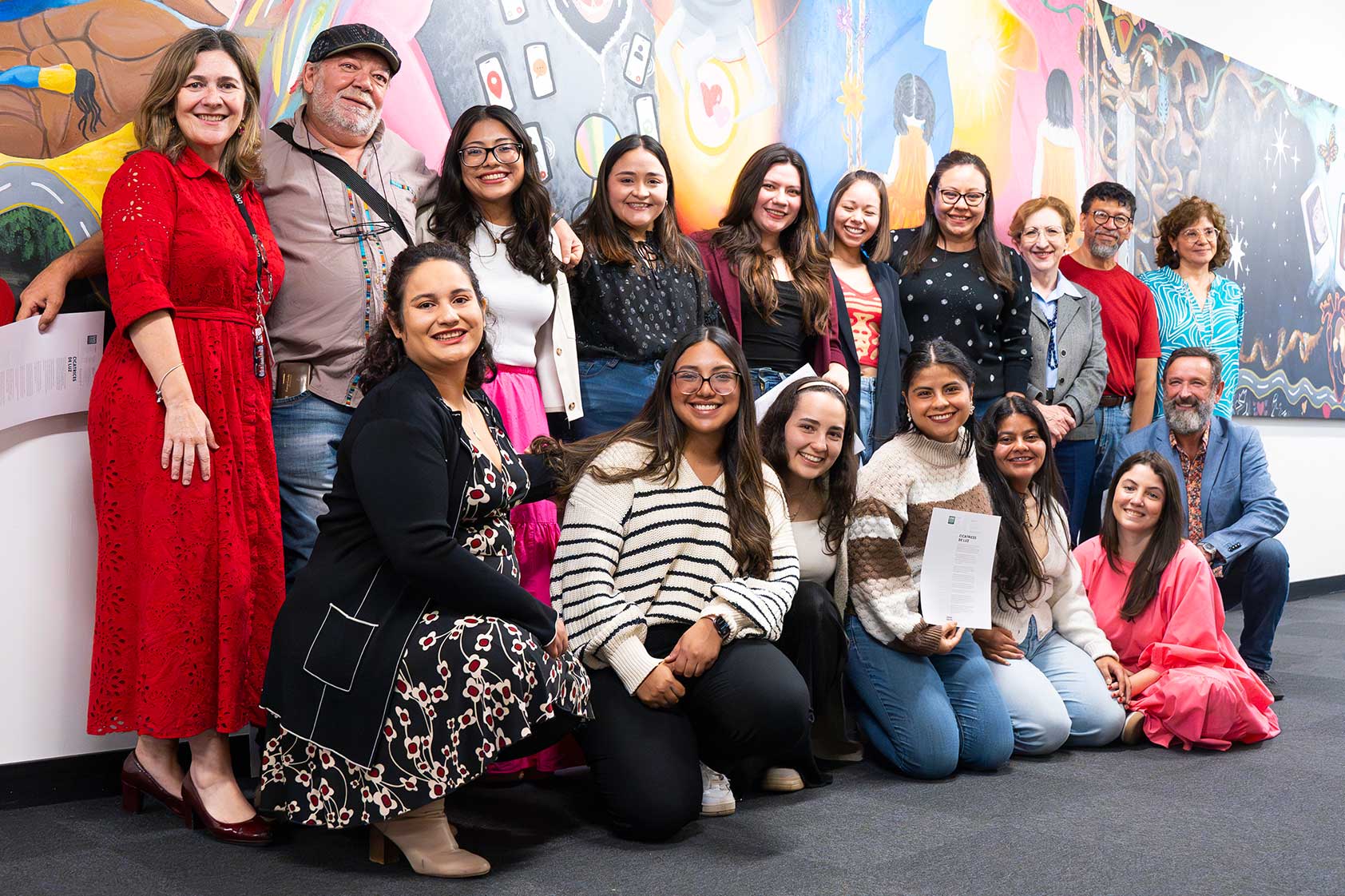 Mural Cicatrices de luz, del Posgrado en Intervenciones con Artes Expresivas, proyecta la resiliencia colectiva Mural Cicatrices de luz, del Posgrado en Intervenciones con Artes Expresivas, proyecta la resiliencia colectiva