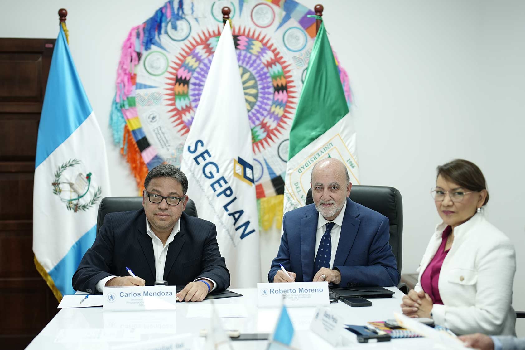 UVG y SEGEPLAN firman acuerdo para impulsar “Becas por Nuestro Futuro”