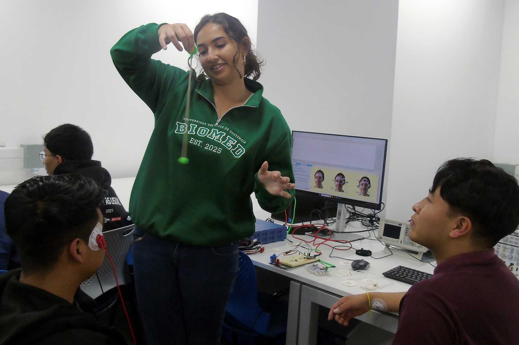 Programa Campus Interconectados promueve el interés por la robótica y la electrónica en estudiantes de Campus Altiplano