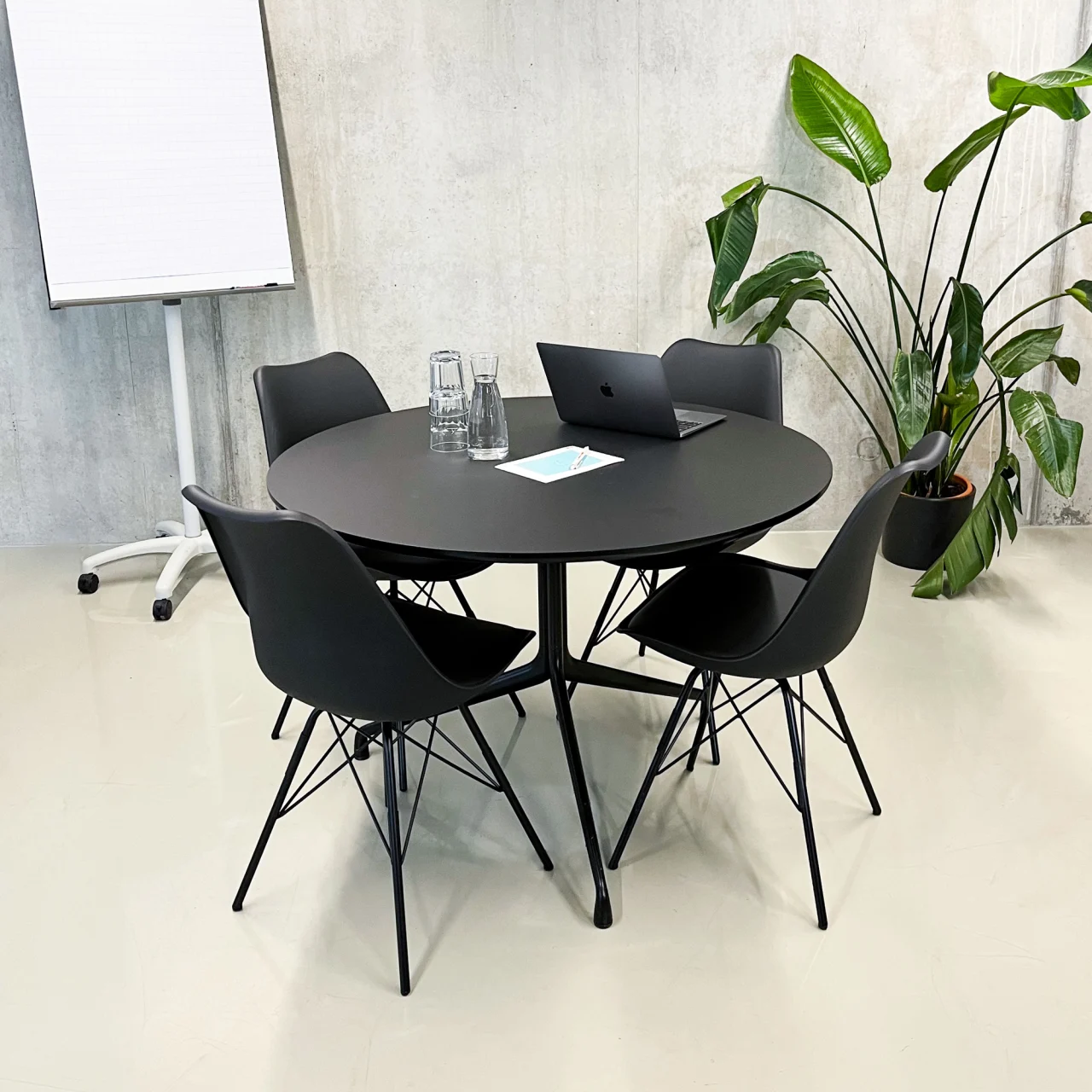 Meetingraum-Set Tisch (rund) plus Stühle (4 Stück)