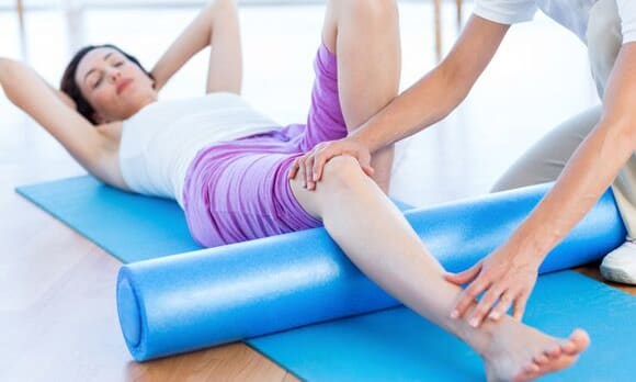 img_foam_roller_580 Foam roller under knee