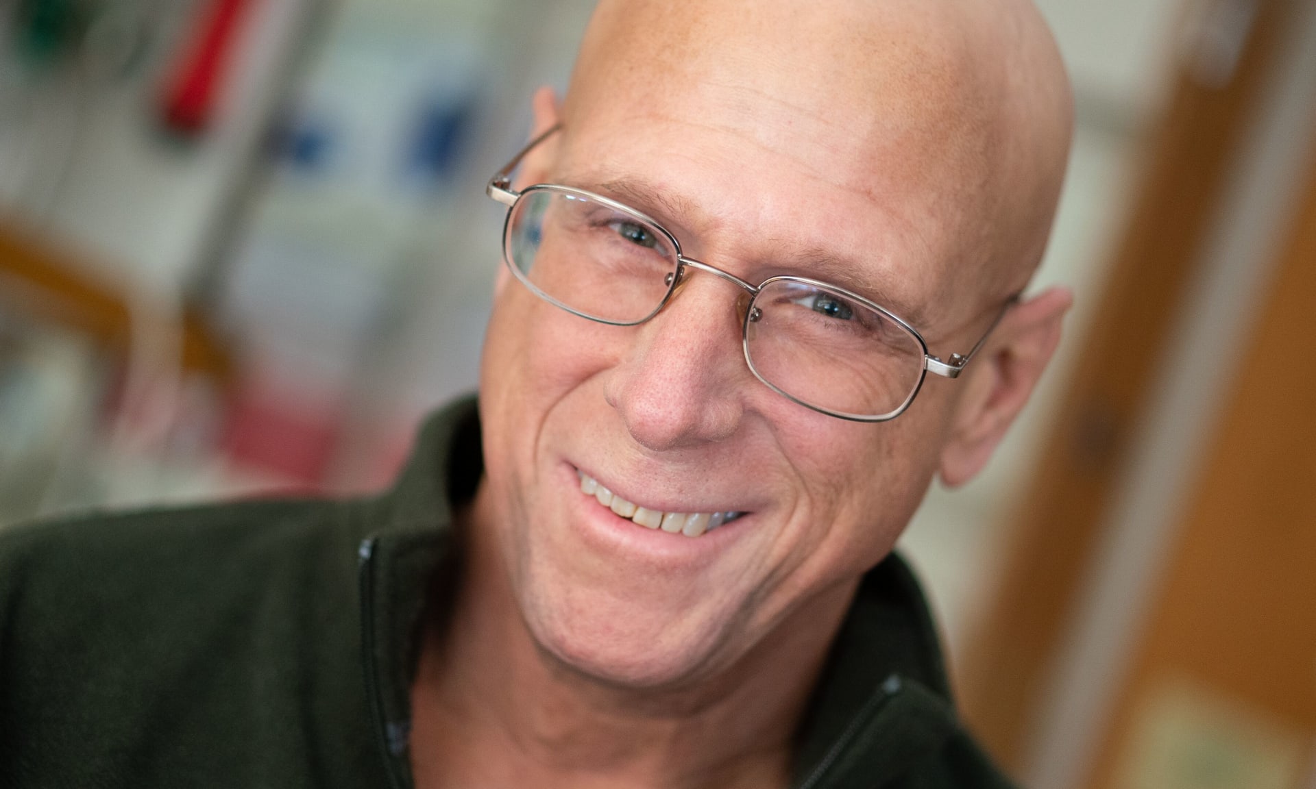 Beschta 333300-9223.jpg A smiling man
