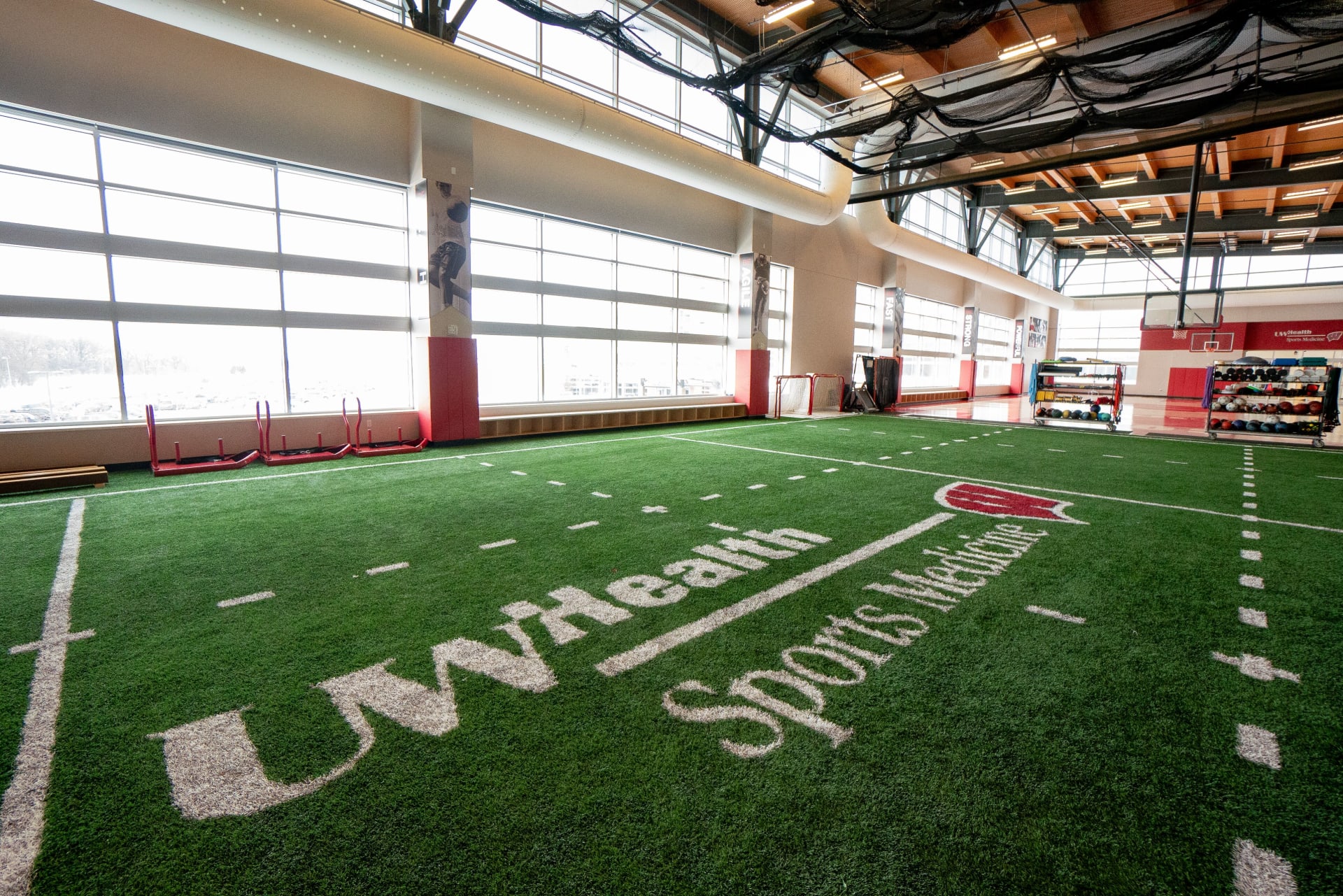 TAC Facilites 296250-8140.jpg Turf field at UW Health at The American Center