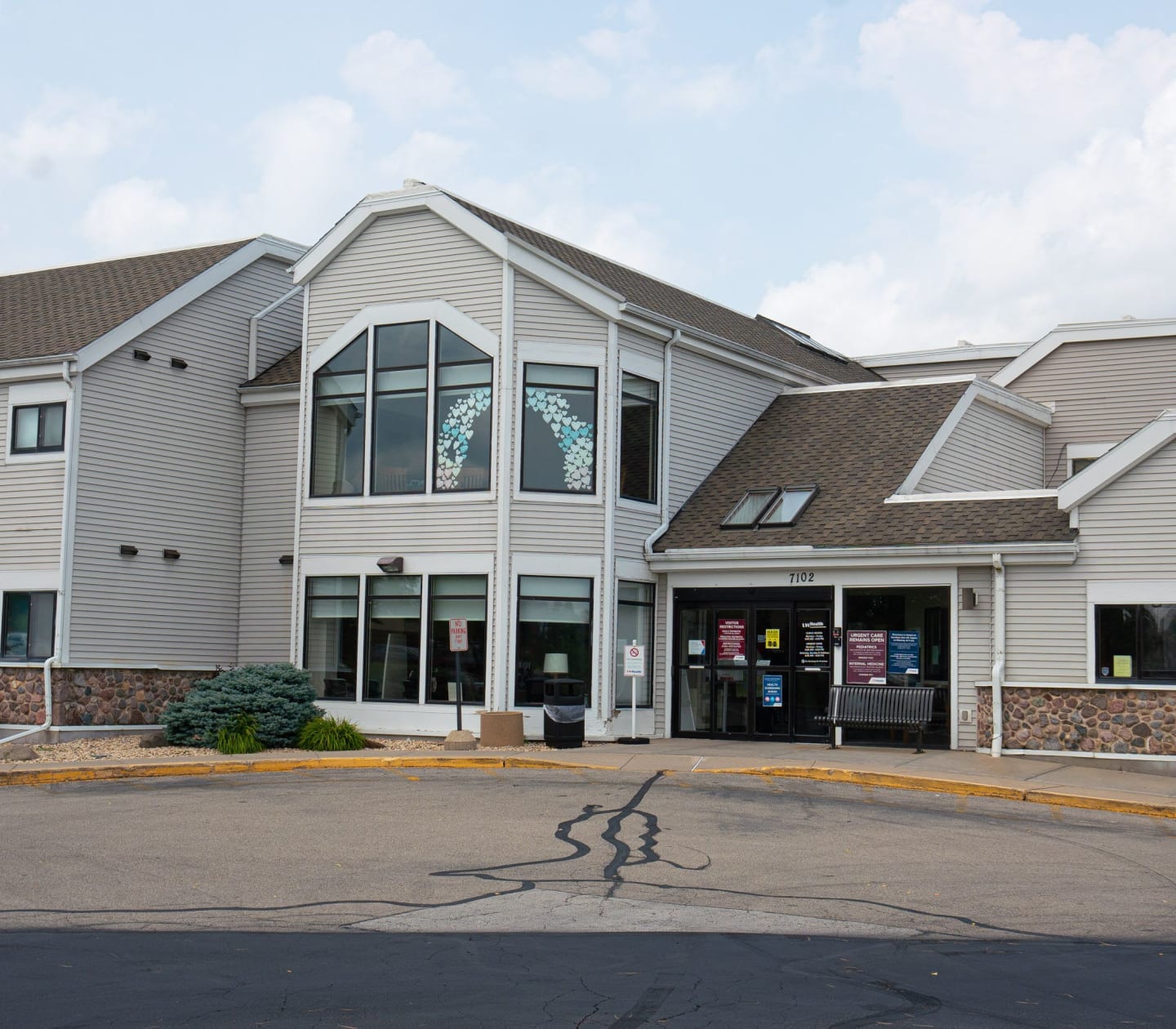 Main entrance of the UW Health West Towne Clinic