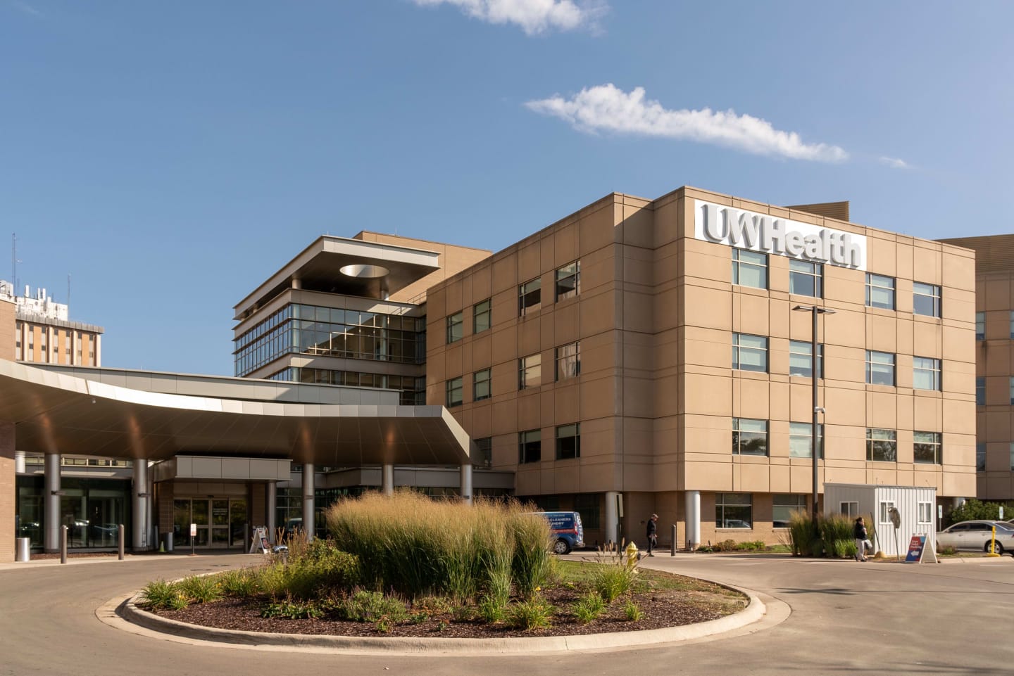 Exterior of the UW Health Heart Hospital in Rockford, Il